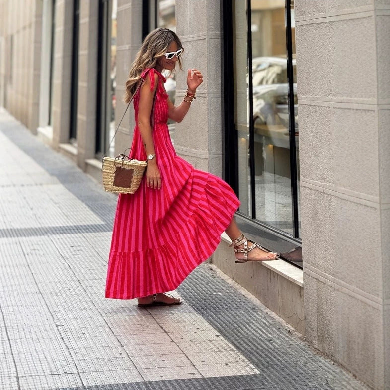 Gestreiftes Maxikleid mit Schnürdetail | LuxeStyle