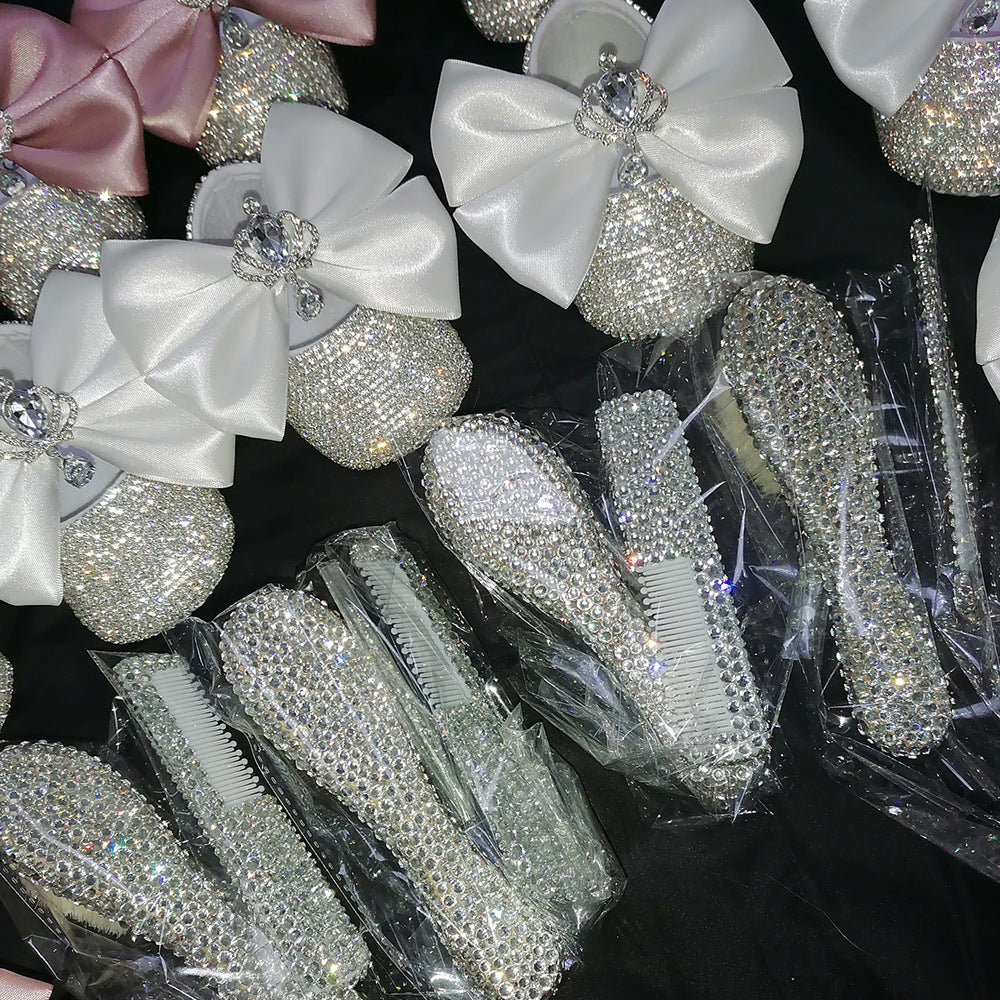 Schnürschuhe mit Haarband und Strass