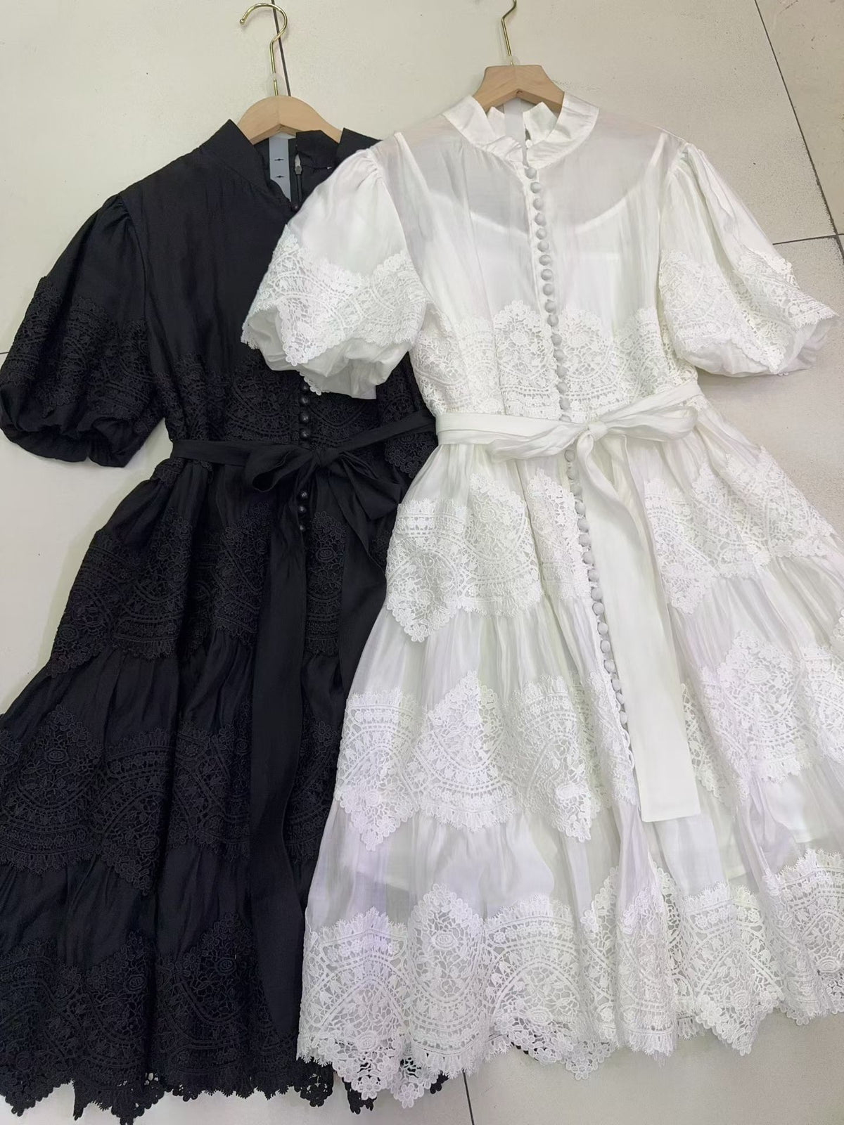 Elegantes Sommerkleid mit Taillenbinde – Bild 3 | LuxeStyle