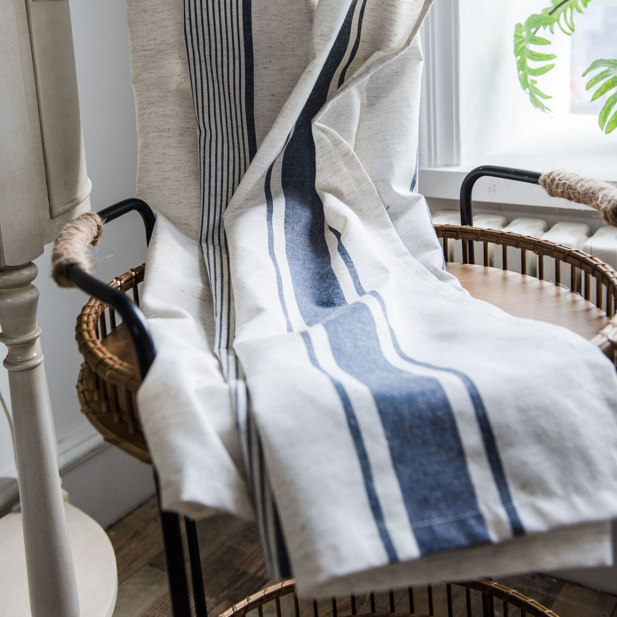 Rot gestreifter Vorhang, halb verdunkelnd – Bild 3 | LuxeStyle