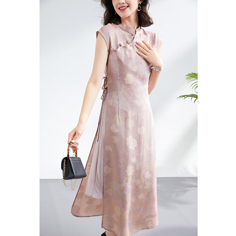 Elegantes Seidenkleid im chinesischen Stil – Bild 3 | LuxeStyle