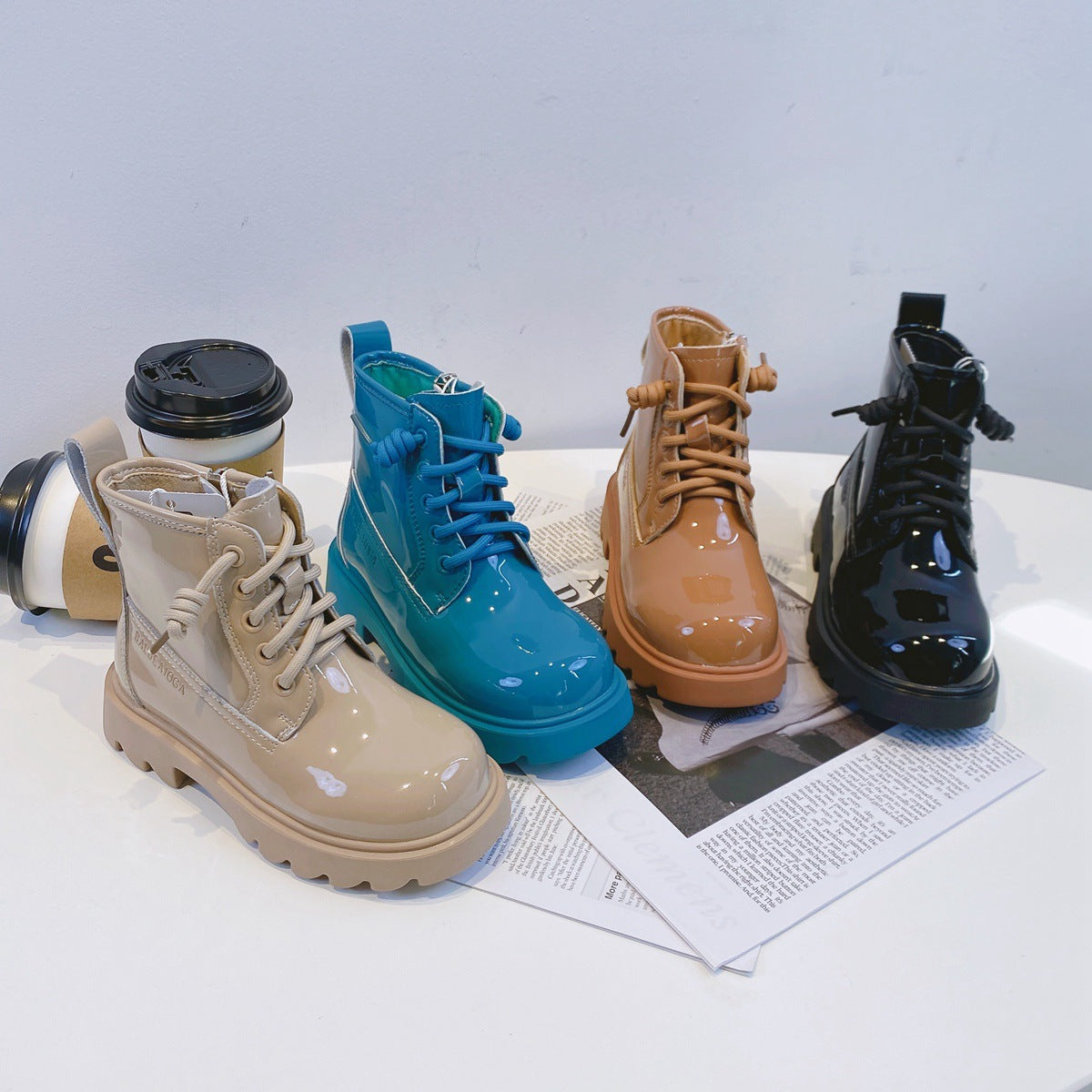 Glänzende Lederstiefel für Mädchen – Bild 2 | LuxeStyle