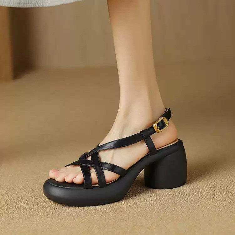 Retro Plateau-Sandalen aus weichem Leder – Bild 2 | LuxeStyle