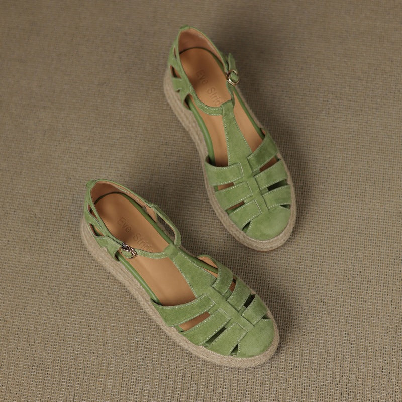 Keilsandalen aus Wildleder mit Strohgeflecht