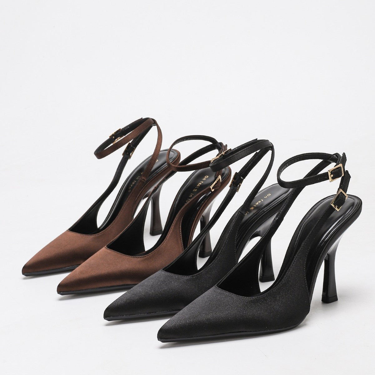 Schmale Spitzschuhsandalen mit Stiletto-Absatz