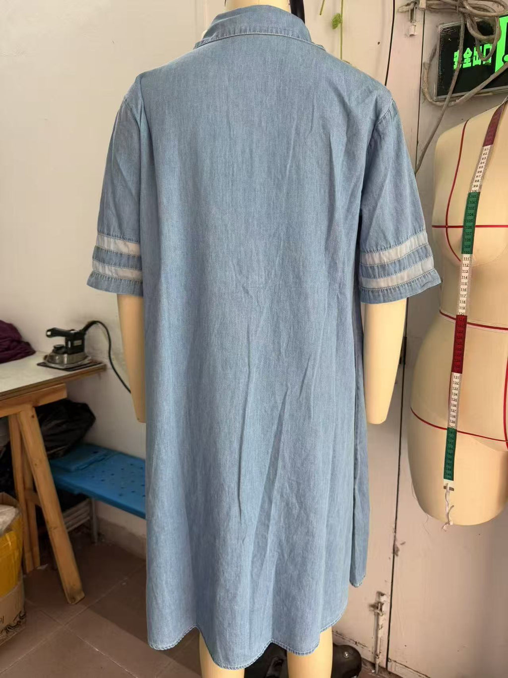Denim Hemdblusenkleid im Casual-Look – Bild 5 | LuxeStyle