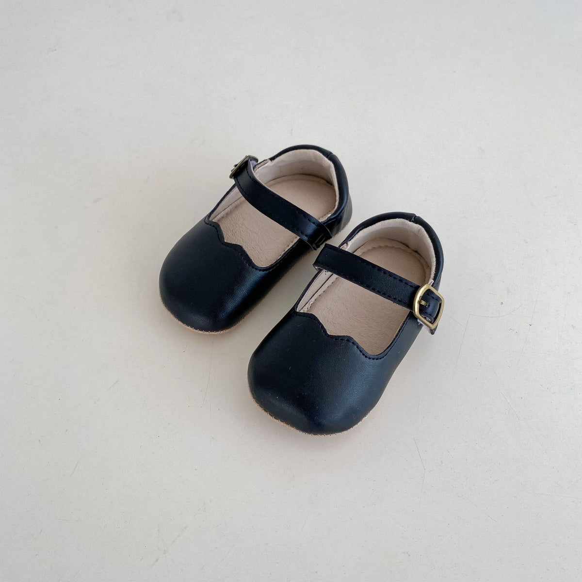 Weiche Babyschuhe mit Grip – Bild 1 | LuxeStyle