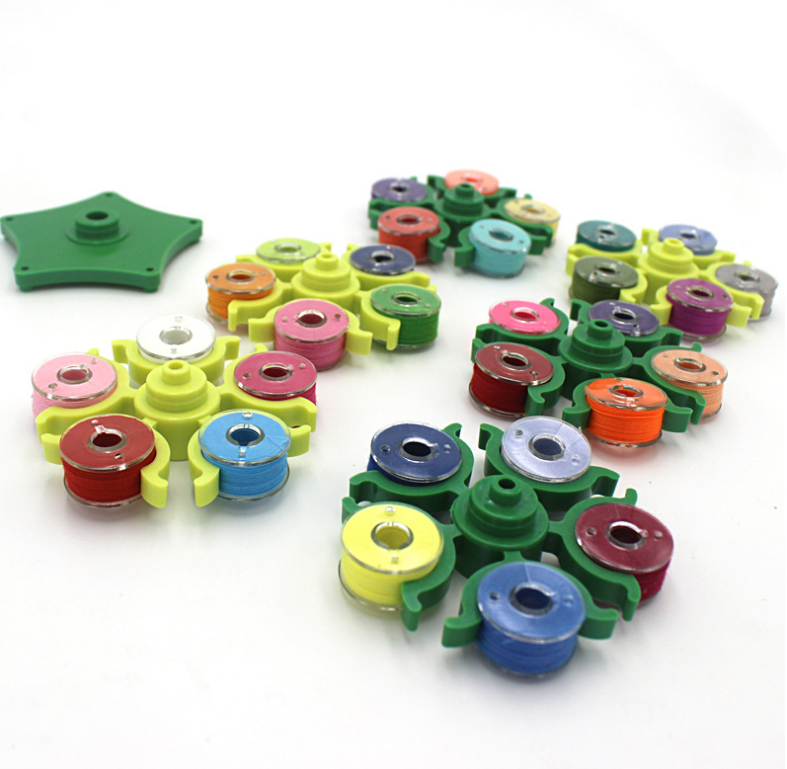 Spulenbox mit Bobbin Clips – Bild 2 | LuxeStyle