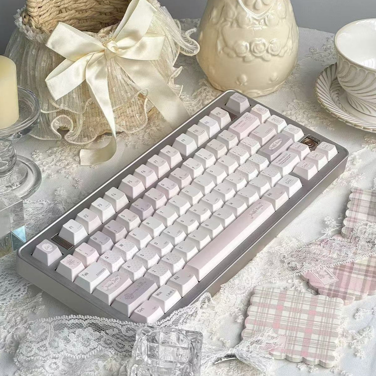 Personalisierbare Tastenkappen in Pink-Braun