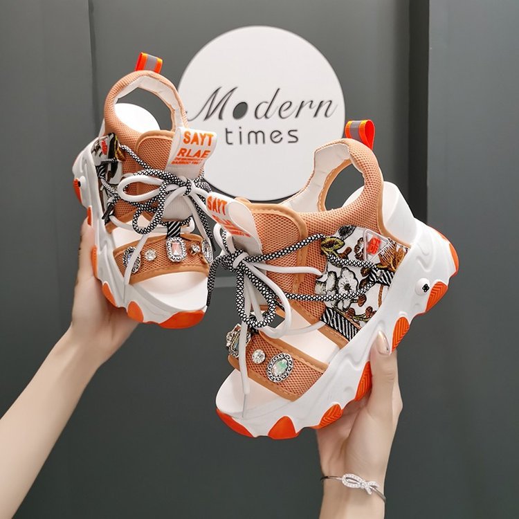 PU-Sandalen mit Schnürung und Blockabsatz – Bild 3 | LuxeStyle
