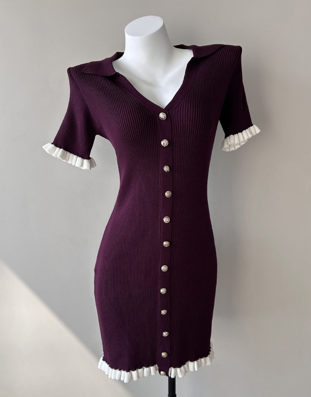 Kurzes, hochtailliertes Kleid im French-Stil – Bild 6 | LuxeStyle
