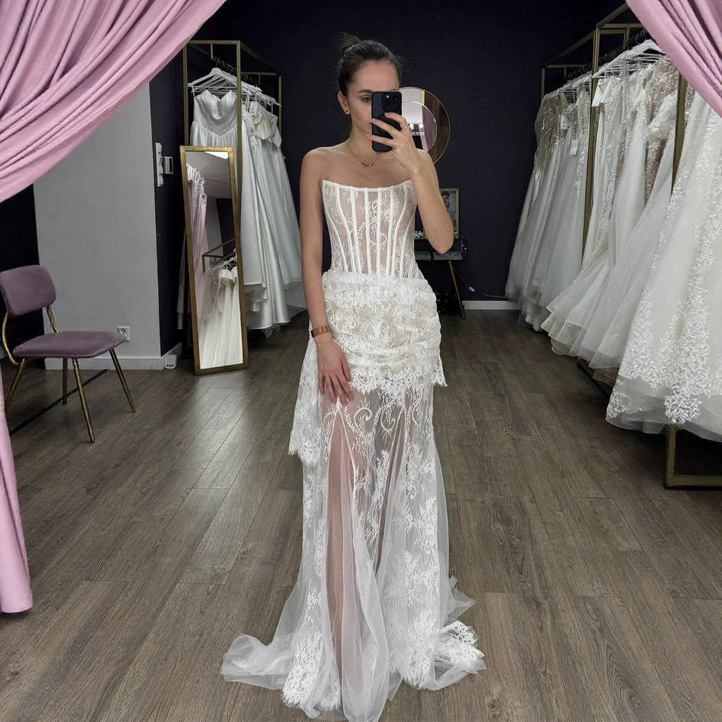 Trägerloses Spitzen-Maxikleid