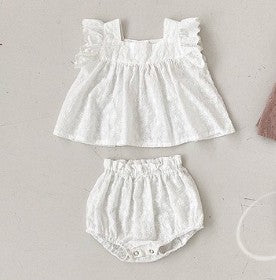 Baby-Set: Weste mit Hose und Rüschenärmeln – Bild 4 | LuxeStyle