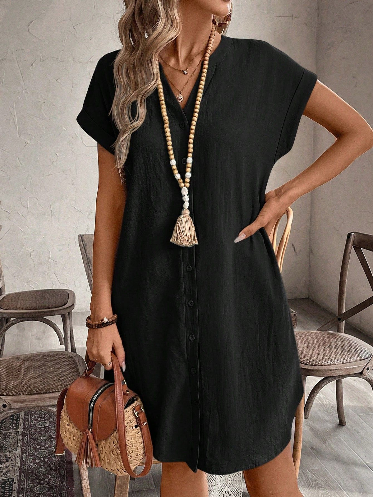 Elegantes Midi-Kleid mit V-Ausschnitt – Bild 13 | LuxeStyle