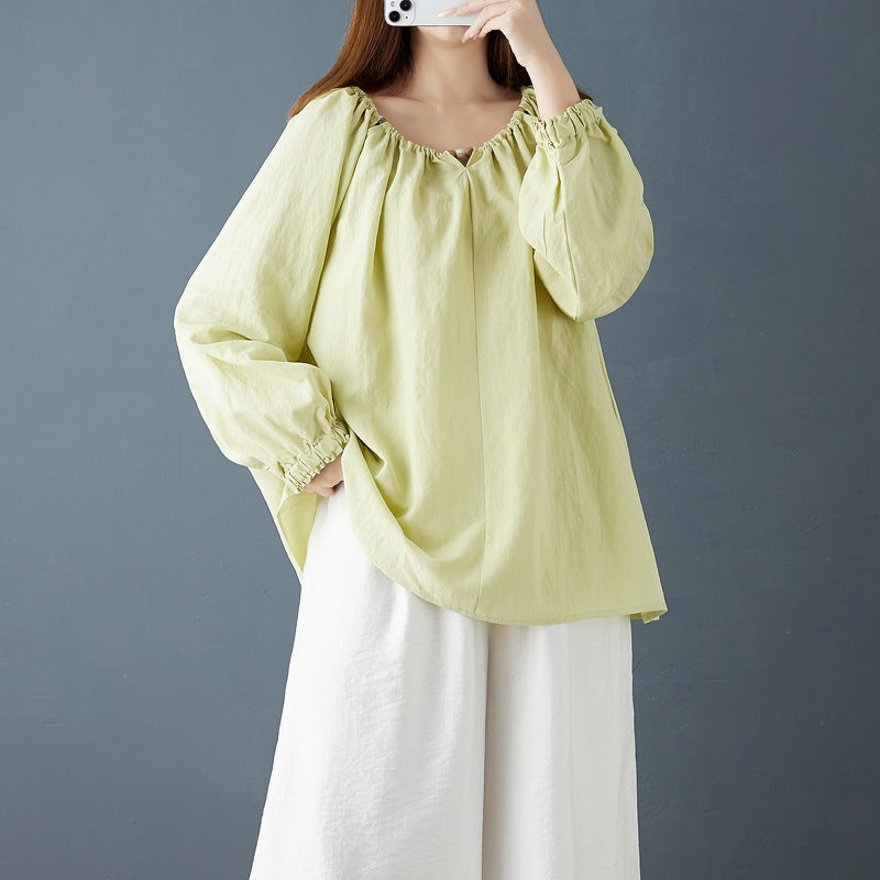 Elegante Damenbluse mit Rüschen und Spitze