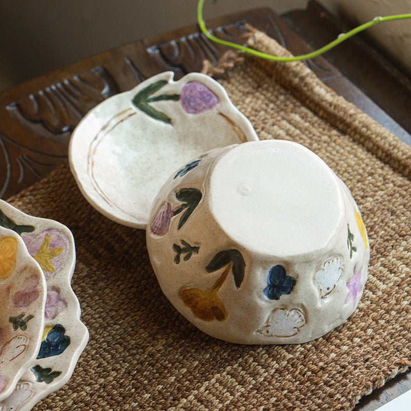 Bunter handbemalter Teller mit Blumenmuster – Bild 3 | LuxeStyle