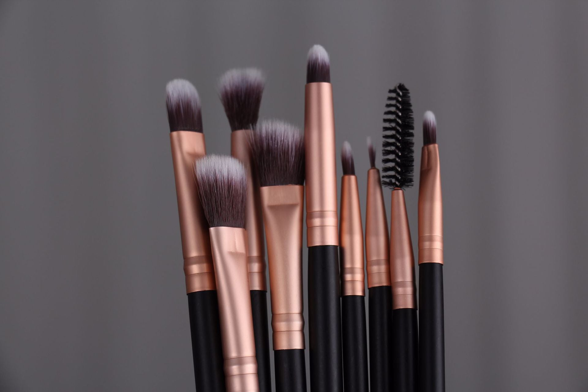 14-teiliges Make-up Pinselset mit Holzgriff