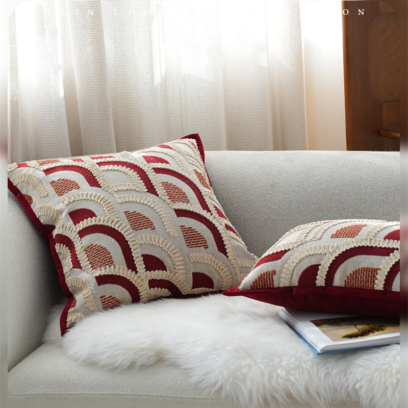 Wabi‑Sabi‑Kissen mit rotem Jacquard‑Stichwerk – Bild 2 | LuxeStyle