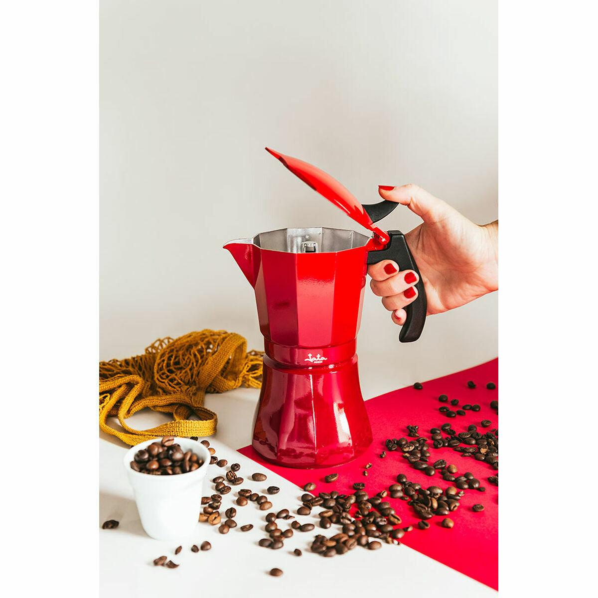 Italienische Induktions-Kanne: 12 Tassen, rot & robust