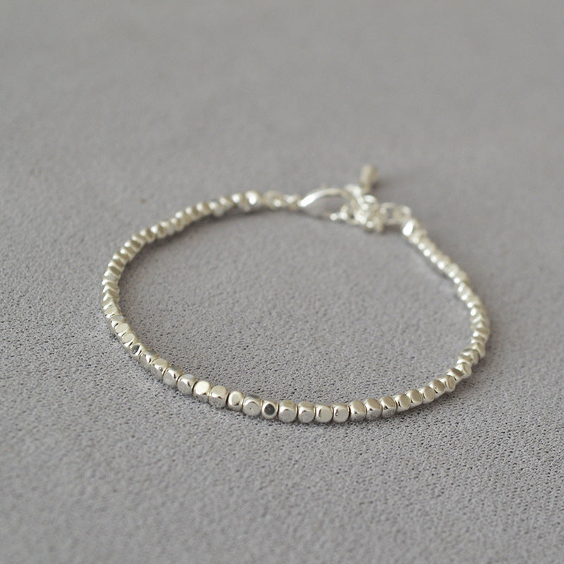 Minimalistisches Perlenarmband mit Silberelementen – Bild 8 | LuxeStyle