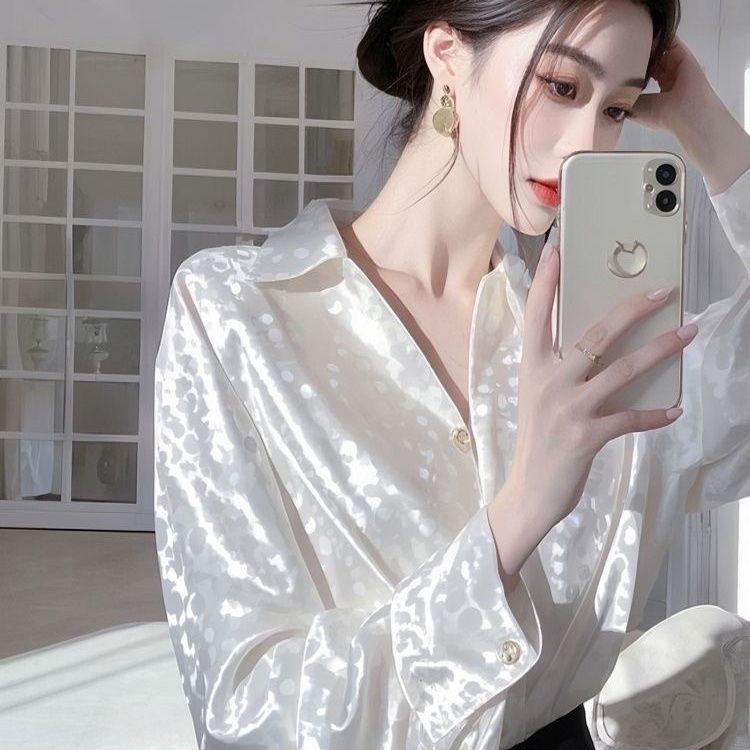 Damen Langarm-Satinbluse in Weiss – Bild 7 | LuxeStyle