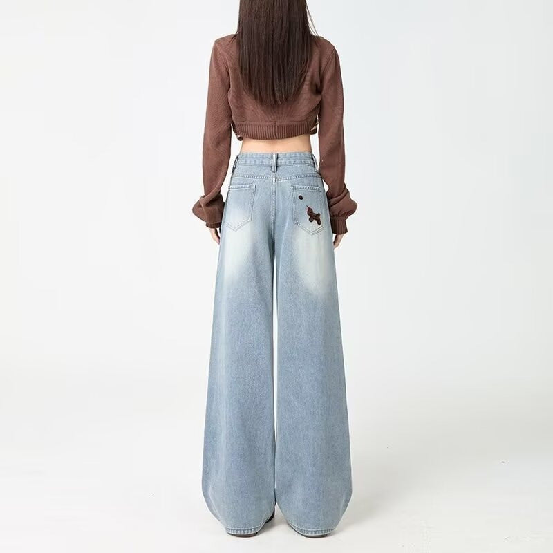 Weite Damenjeans mit Stickerei
