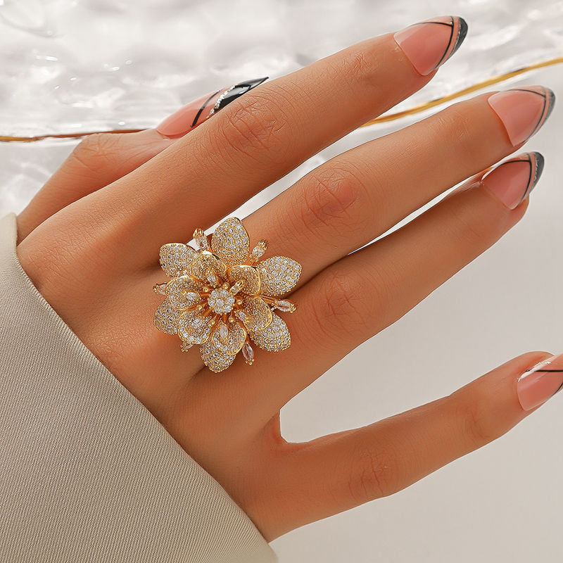 Doppellagiger Ring mit Blumenmuster – Bild 3 | LuxeStyle