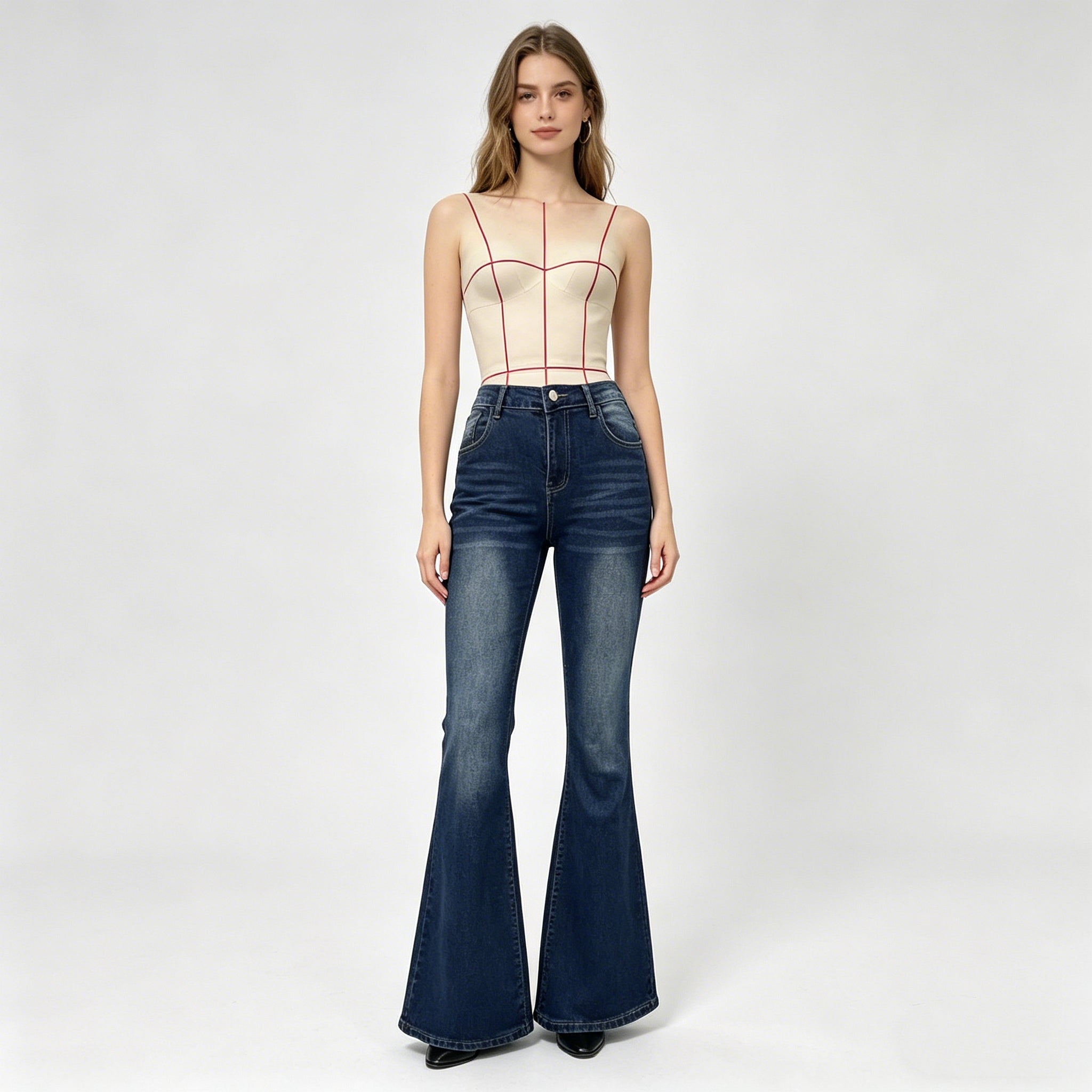 Damenjeans mit weitem Schnitt und Steinchen-Verzierung