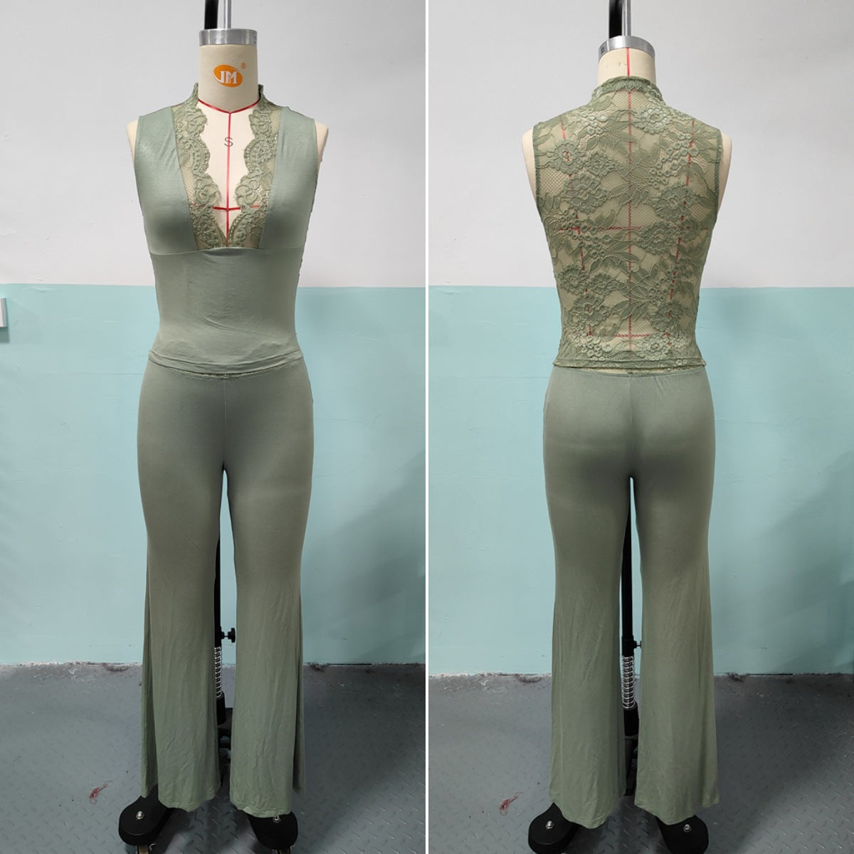 Zweiteiliges Set mit V-Ausschnitt und Hose