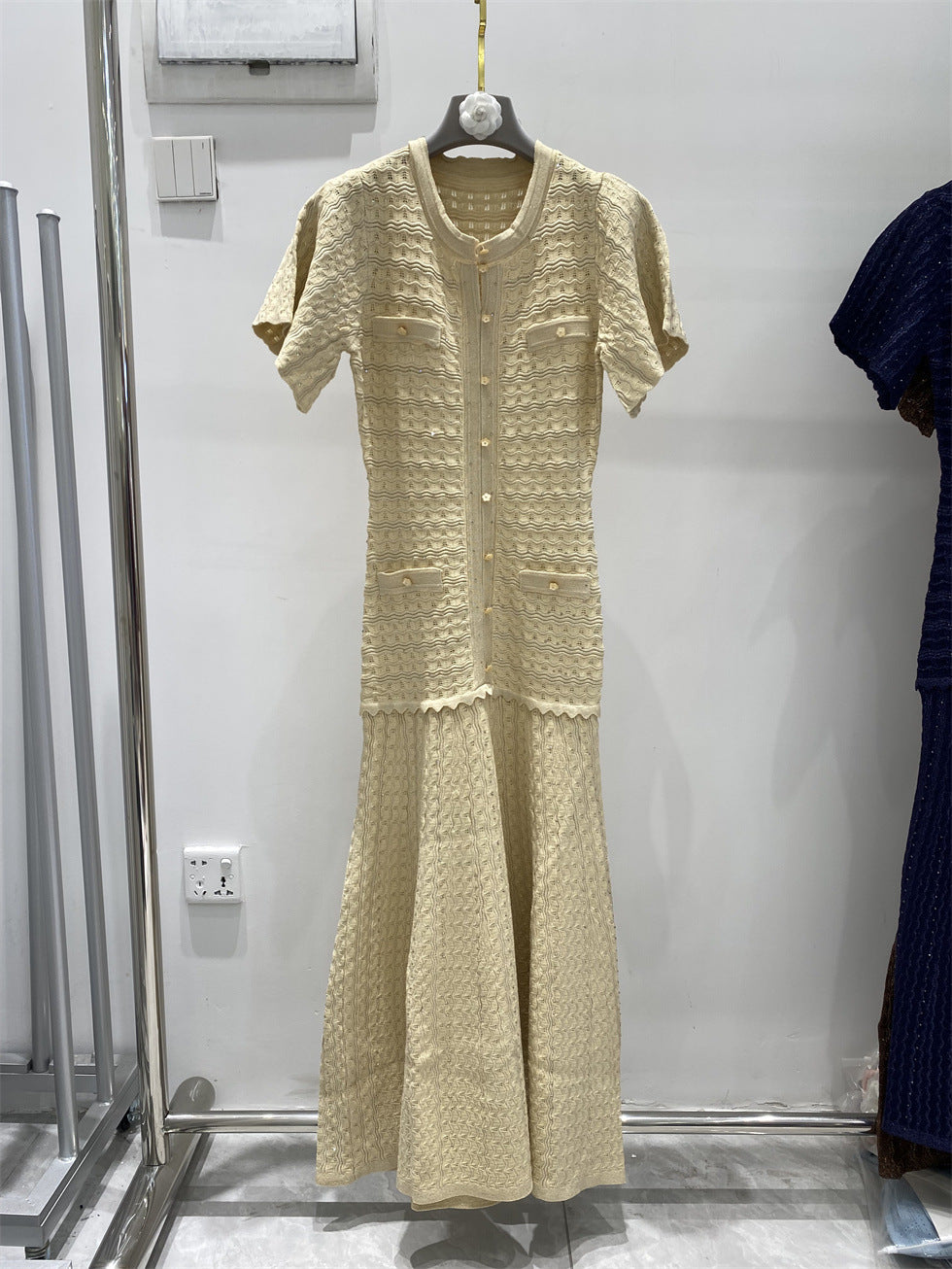 Elegantes Strickkleid – knielang – Bild 3 | LuxeStyle