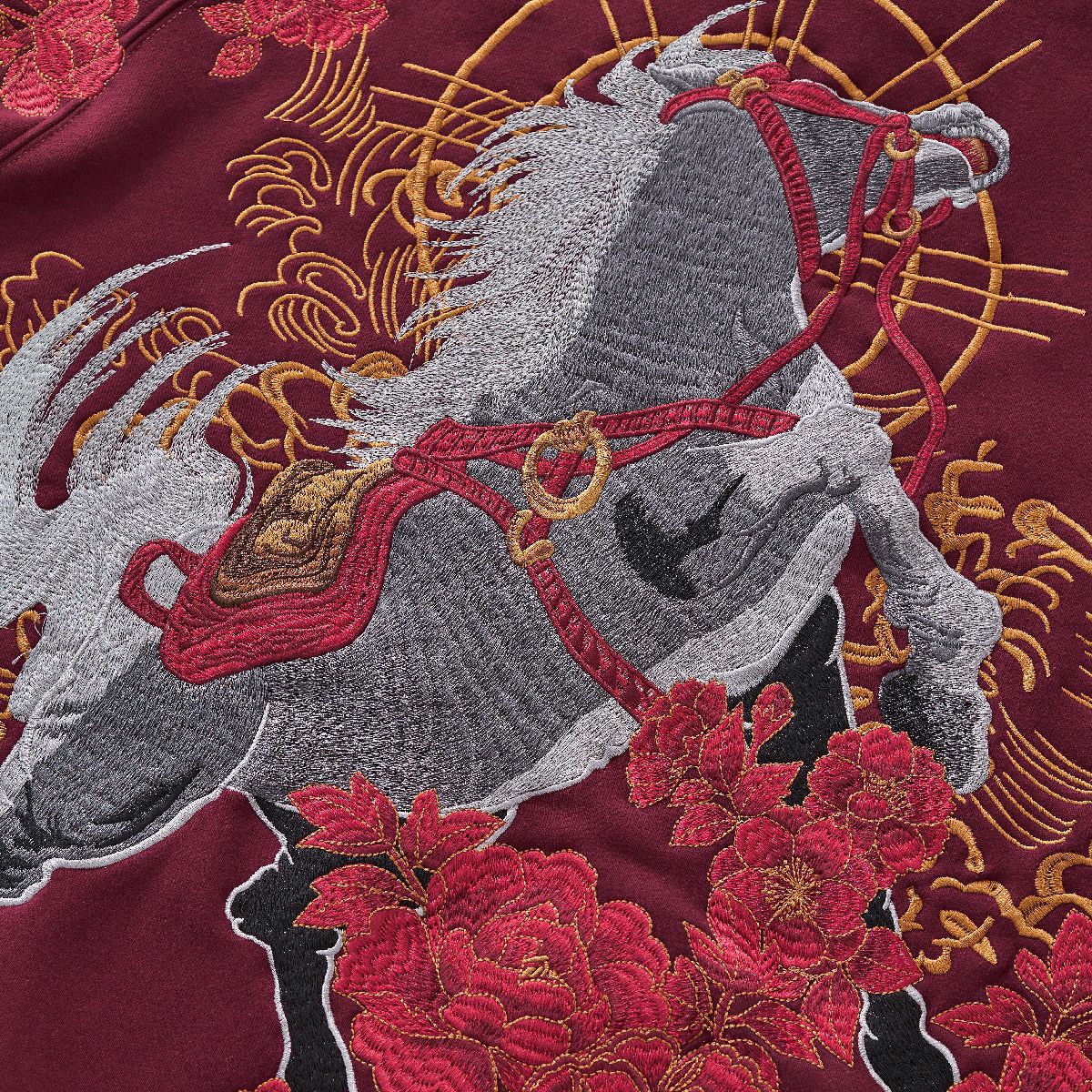 Bestickter Kapuzenpullover im chinesischen Stil