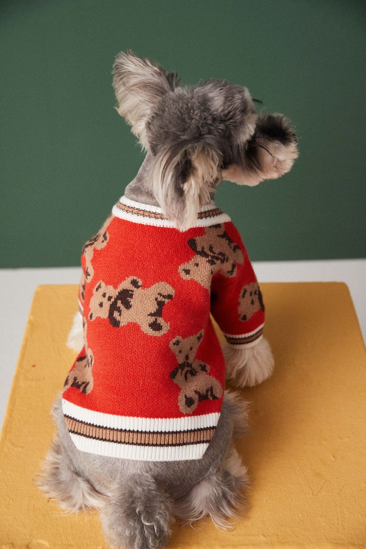 Hundekuscheldecke mit V-Ausschnitt, Streifen – Bild 3 | LuxeStyle
