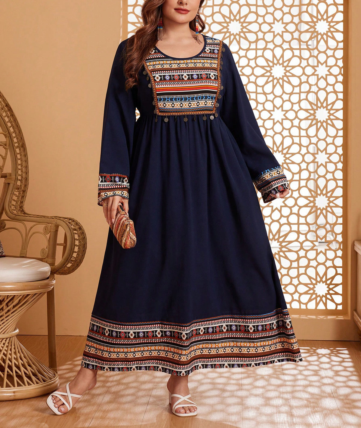 Ethno-Kleid mit Stickerei – Bild 3 | LuxeStyle