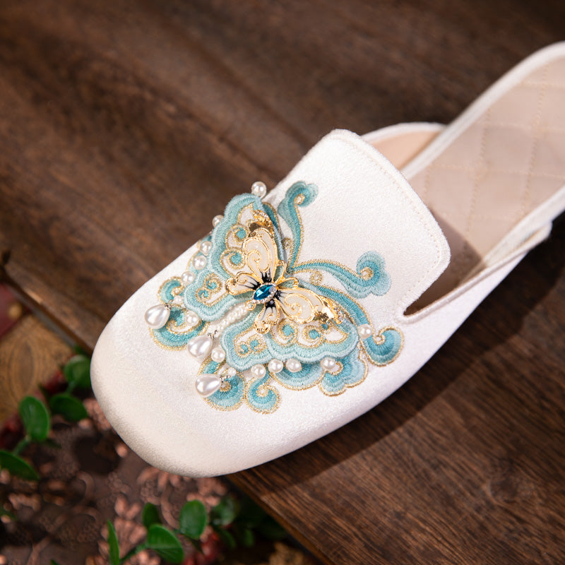 Butterfly Mule mit Perlen und Stickerei