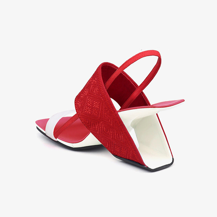 Bestickte Sandalen im Ethno-Stil – Bild 5 | LuxeStyle
