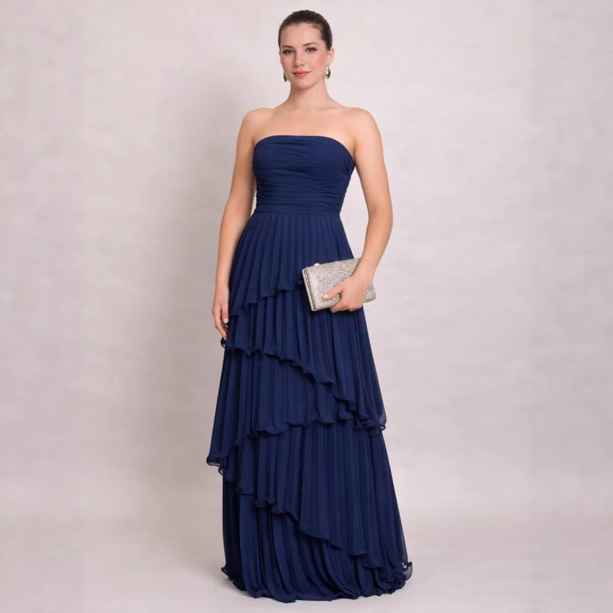 Trägerloses Chiffon-Kleid mit Raffungen – Bild 4 | LuxeStyle