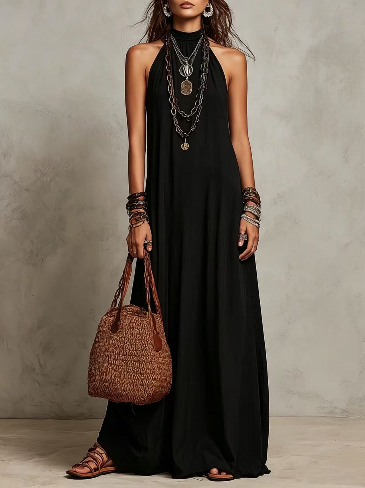Langes Damenkleid mit schmeichelhaftem Schnitt