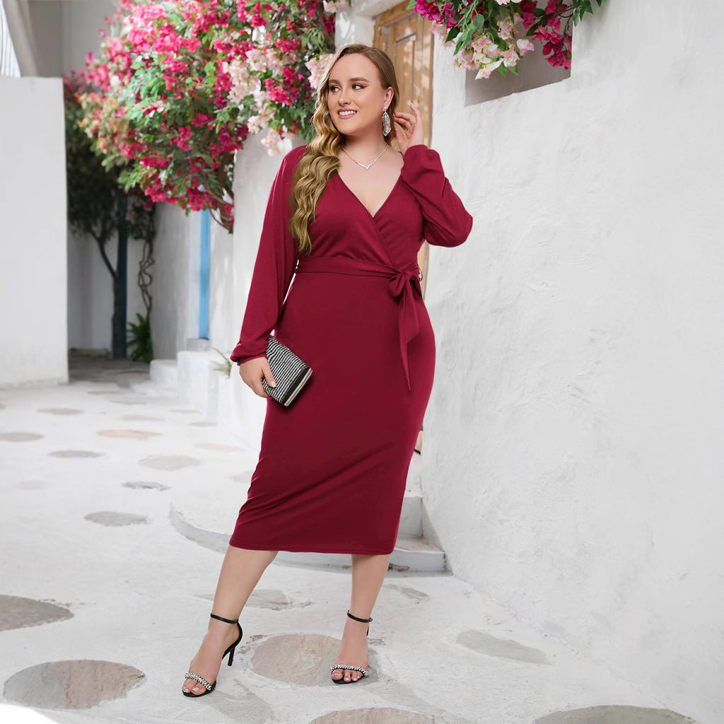 Langes Kleid mit V-Ausschnitt und Bindegürtel – Bild 4 | LuxeStyle