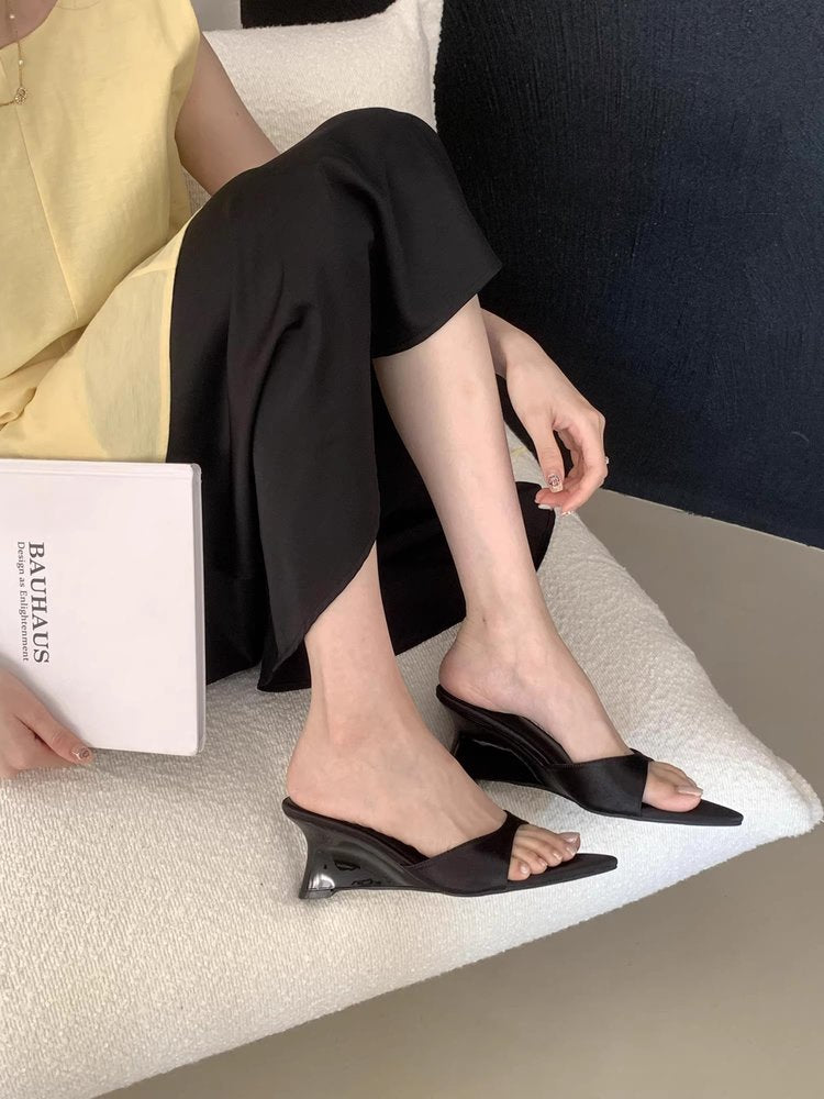 Französische Sommer-Sandalen mit Keilabsatz