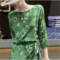 Vintage Seidenkleid mit Print im französischen Stil – Bild 7 | LuxeStyle