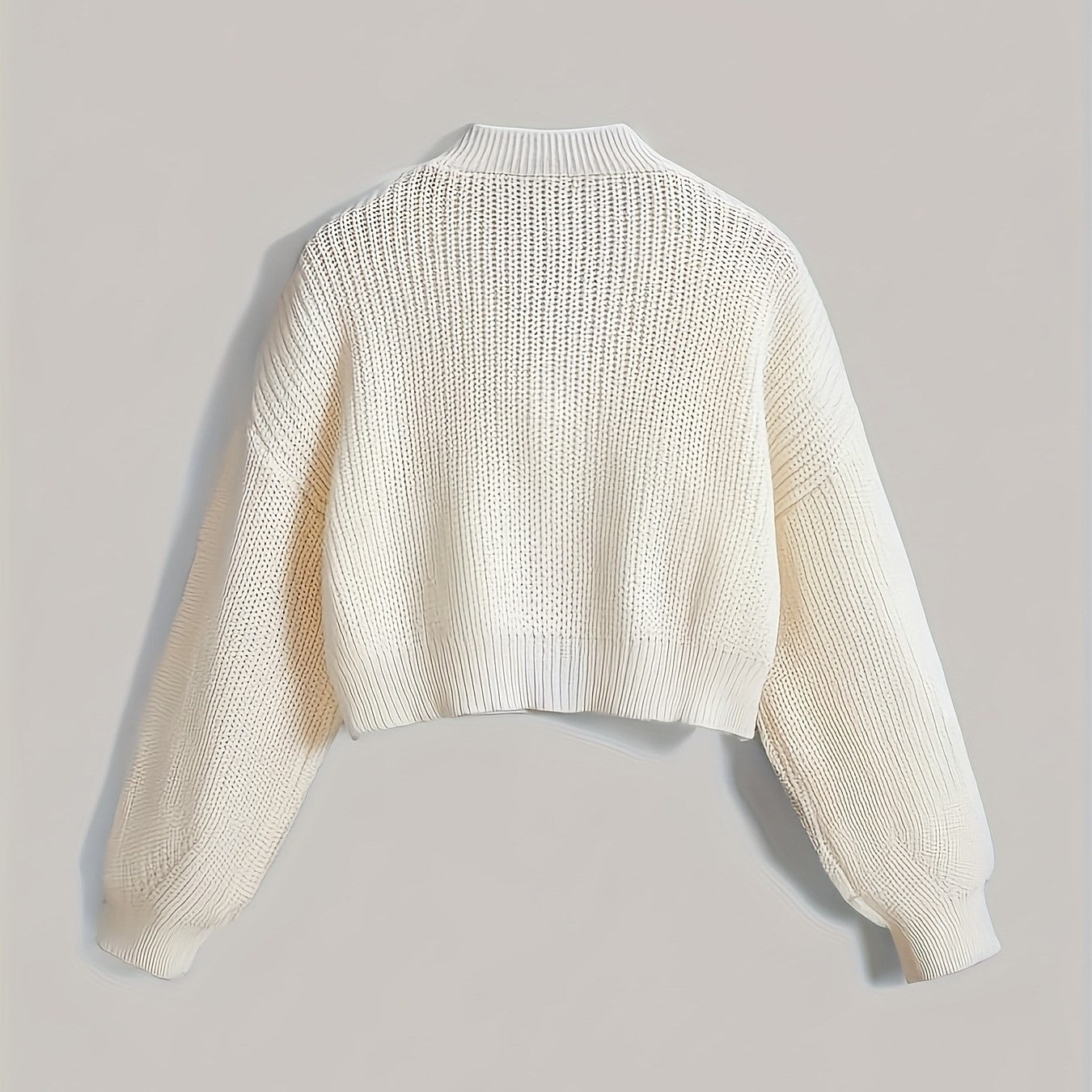 Kurzer Cardigan mit 3D-Schleife