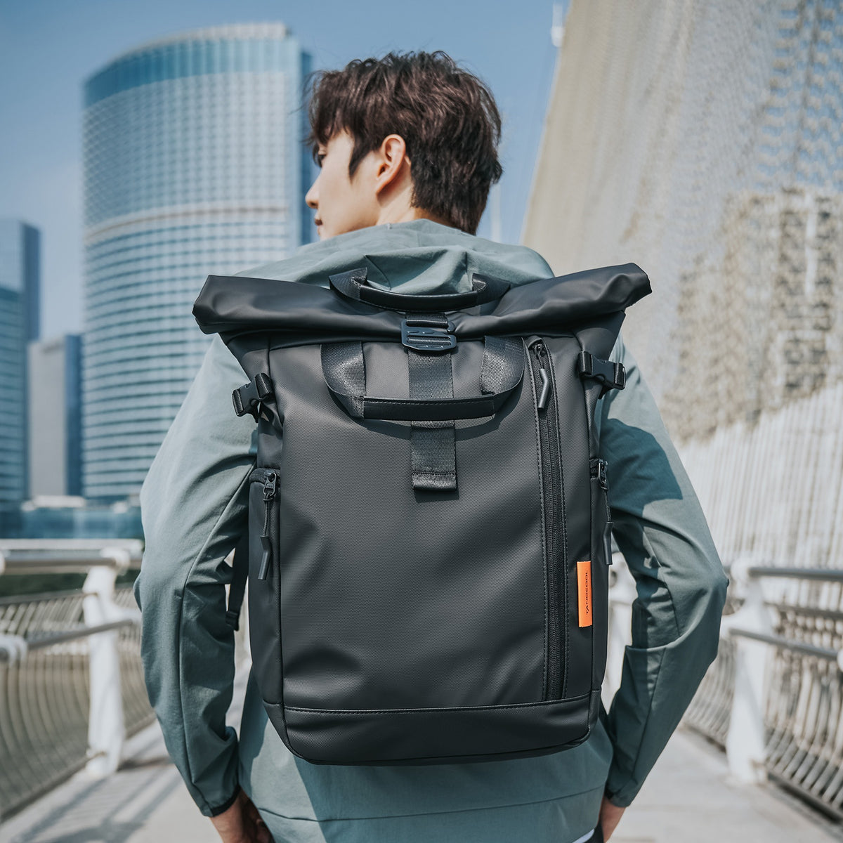Männlicher Rucksack mit 20-35L Kapazität – Bild 8 | LuxeStyle