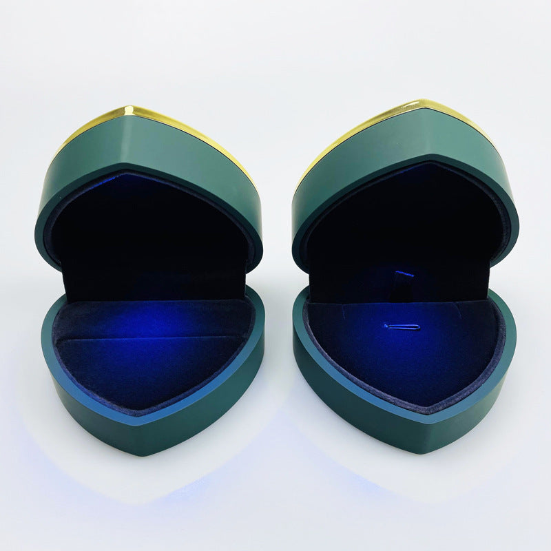 Herzförmige Schmuckbox