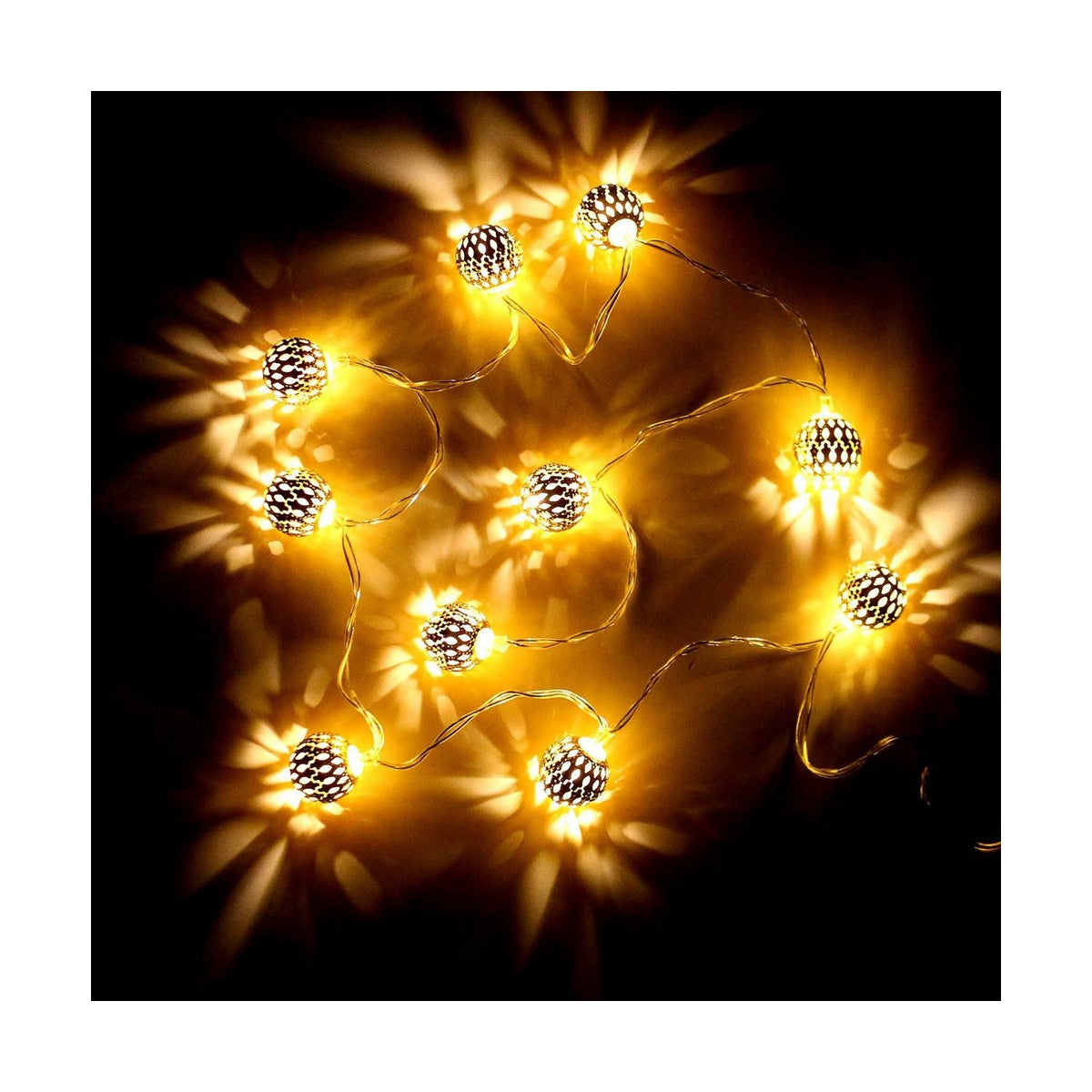 Goldene LED-Lichterkette: Edler Glanz für festliche Momente