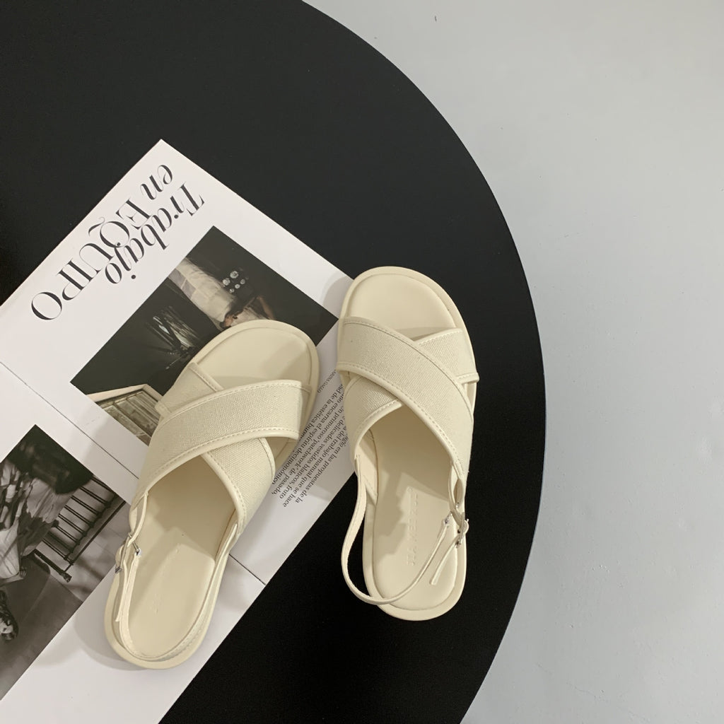 Retro-Sandalen mit Kreuzriemen