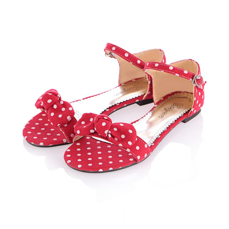 Flache Schuhe mit Polka-Dot-Schleife – Bild 3 | LuxeStyle