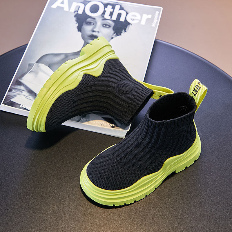 Hohe Kinderstiefel mit atmungsaktivem Mesh – Bild 3 | LuxeStyle