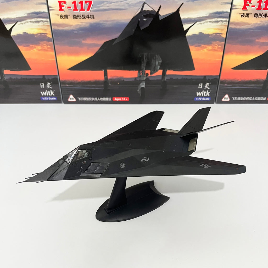 Militär-Flugzeugmodell aus Metall – Bild 6 | LuxeStyle