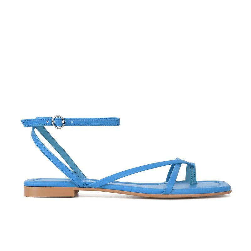 Flache Sandalen mit Riemchen und eckiger Zehenpartie