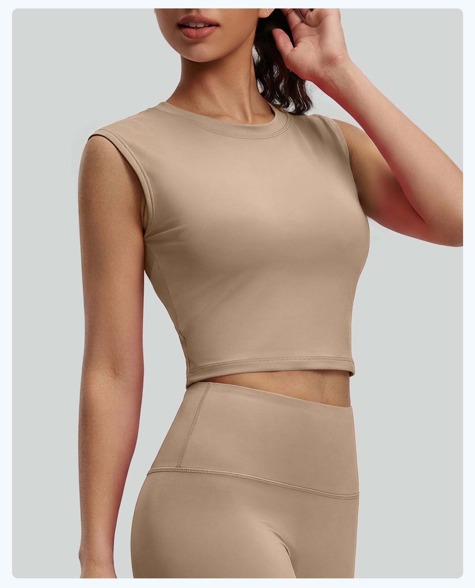 Sportliches Top mit integriertem BH